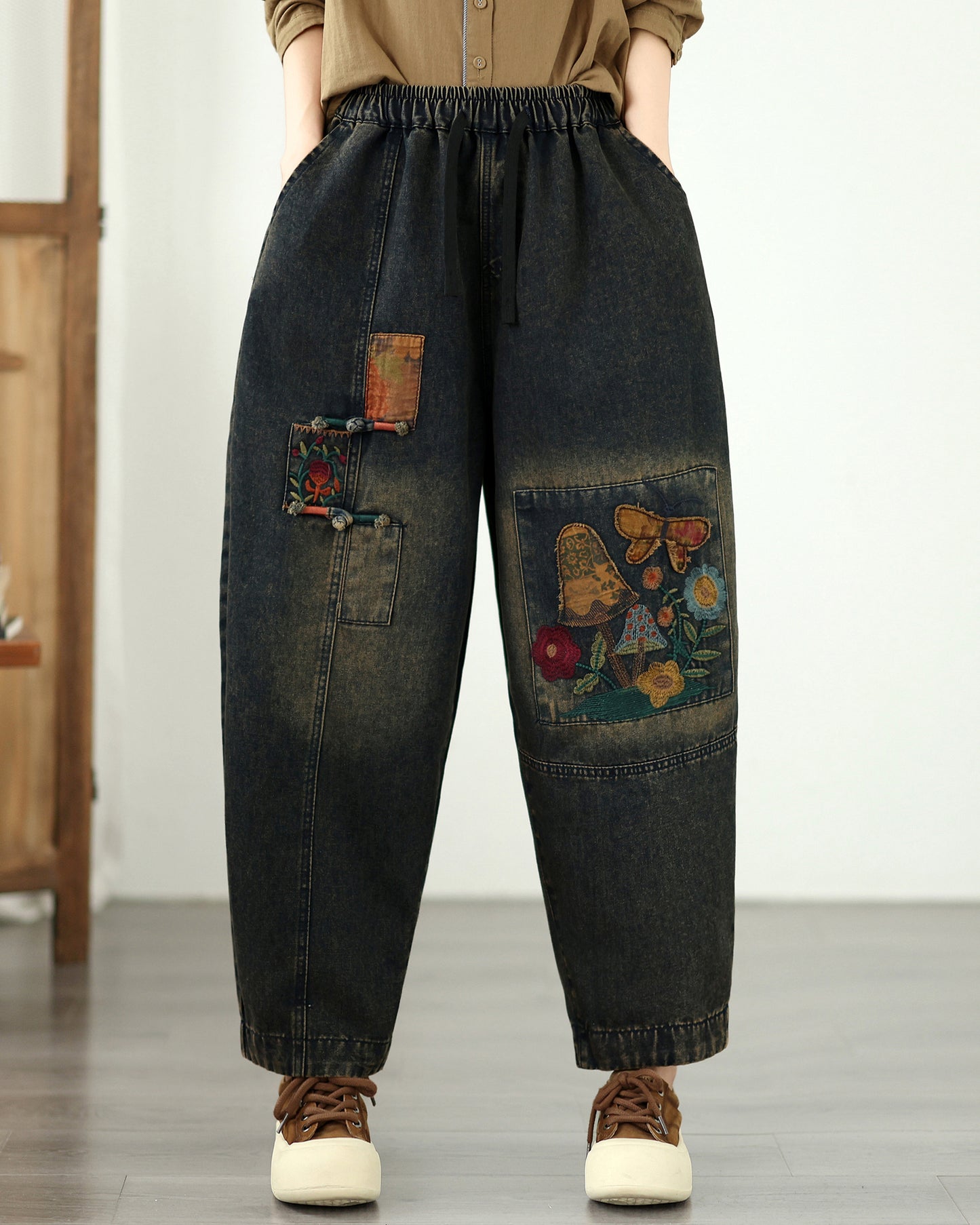 Retro Patchwork Embroidered Denim Jeans – Loose Fit & Elastic Waist.
