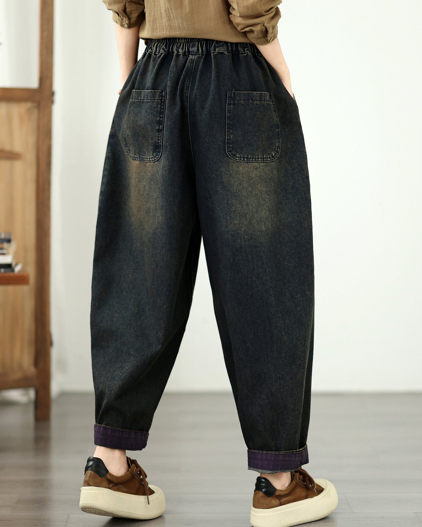 Retro Patchwork Embroidered Denim Jeans – Loose Fit & Elastic Waist.