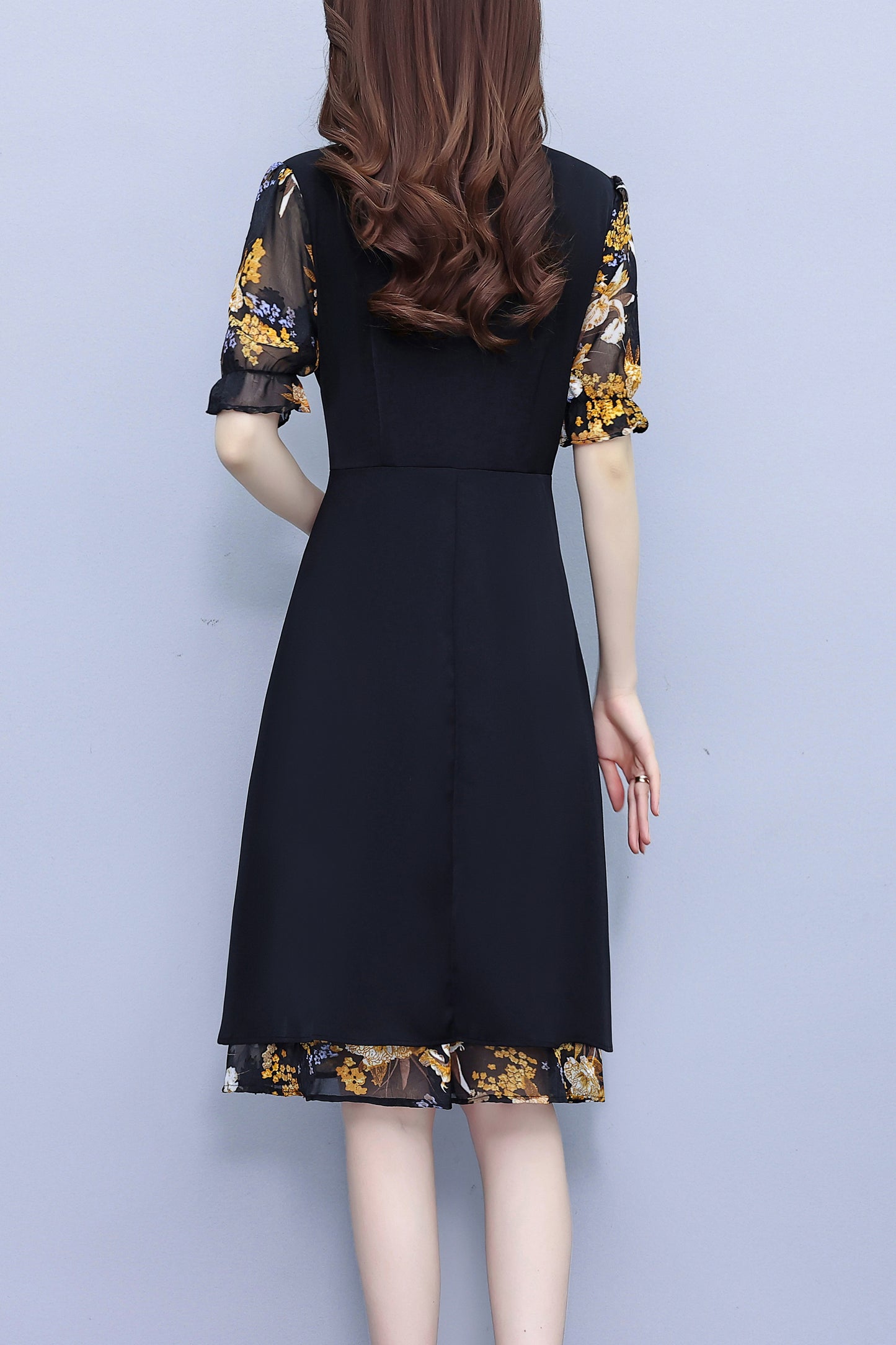 Women's Tie V-Neck Short Sleeve A-line Midi Dress