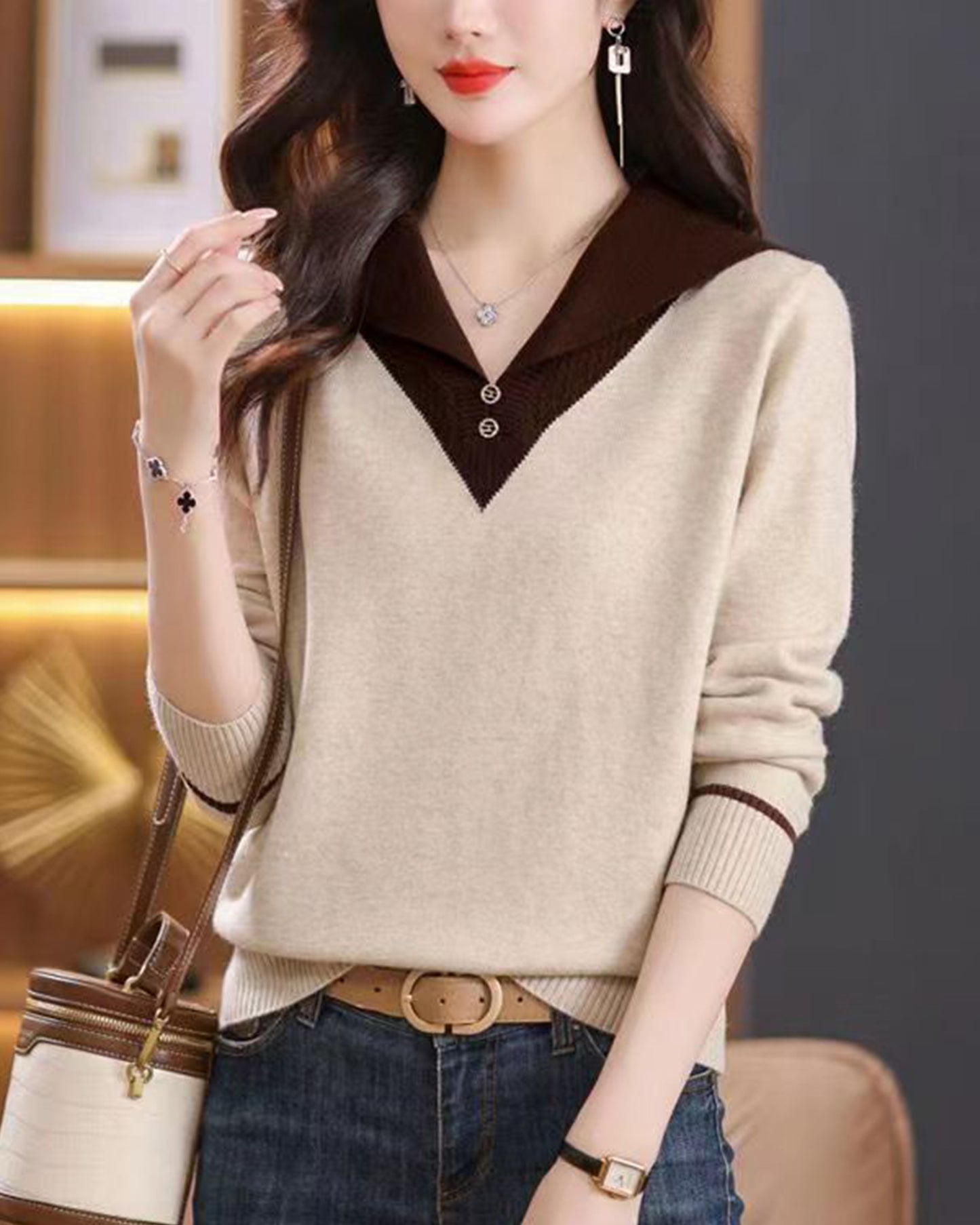 Chic Contrast Collar Knit Sweater - Elegant V-Neck Pullover