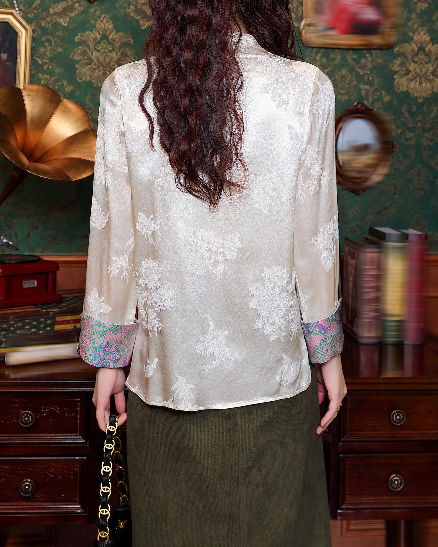 Elegant Chinese Style Jacquard Blouse with Vintage Buttons