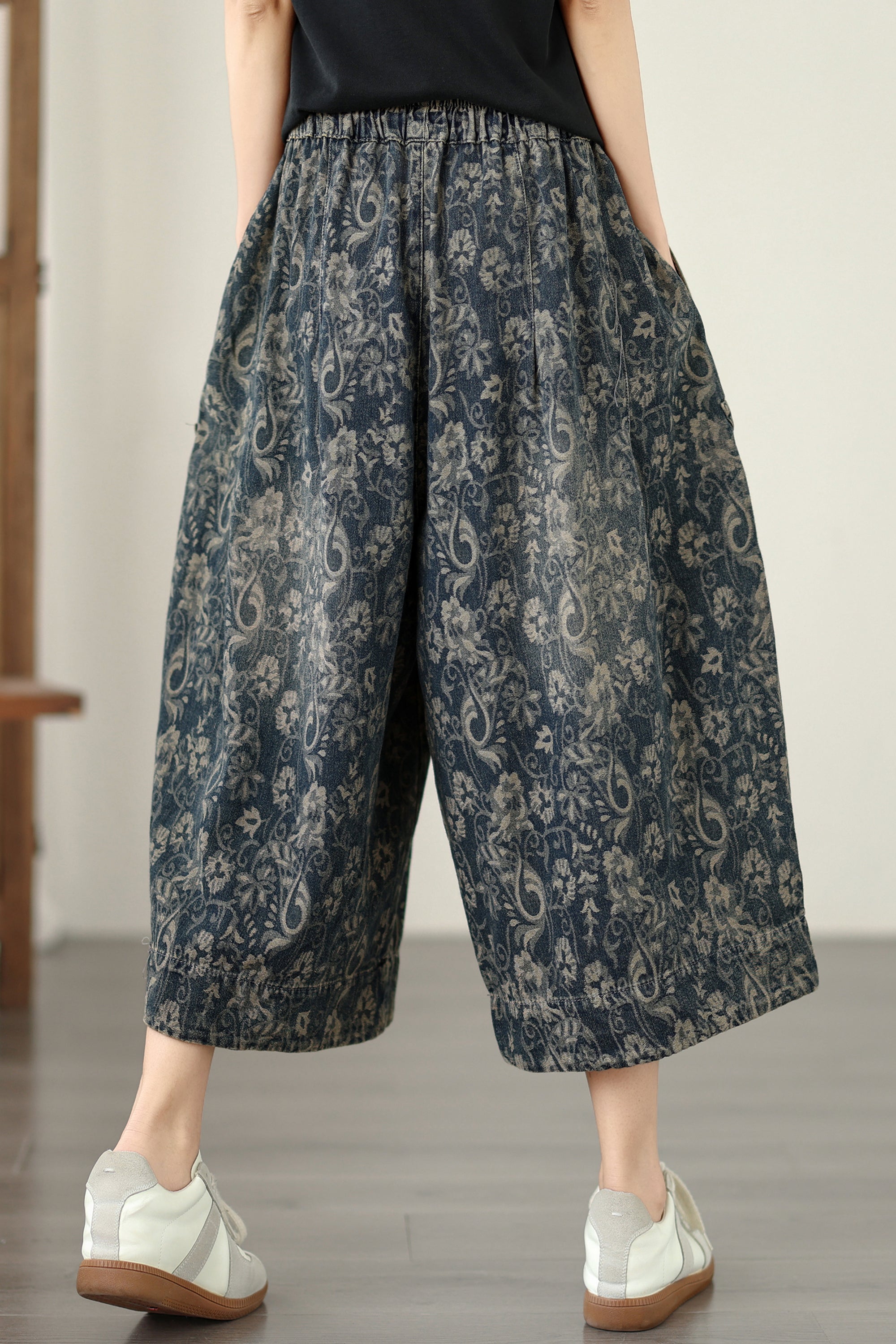 Paisley Print Cropped Wide Leg Denim Pants – LAI MENG FIVE CATS