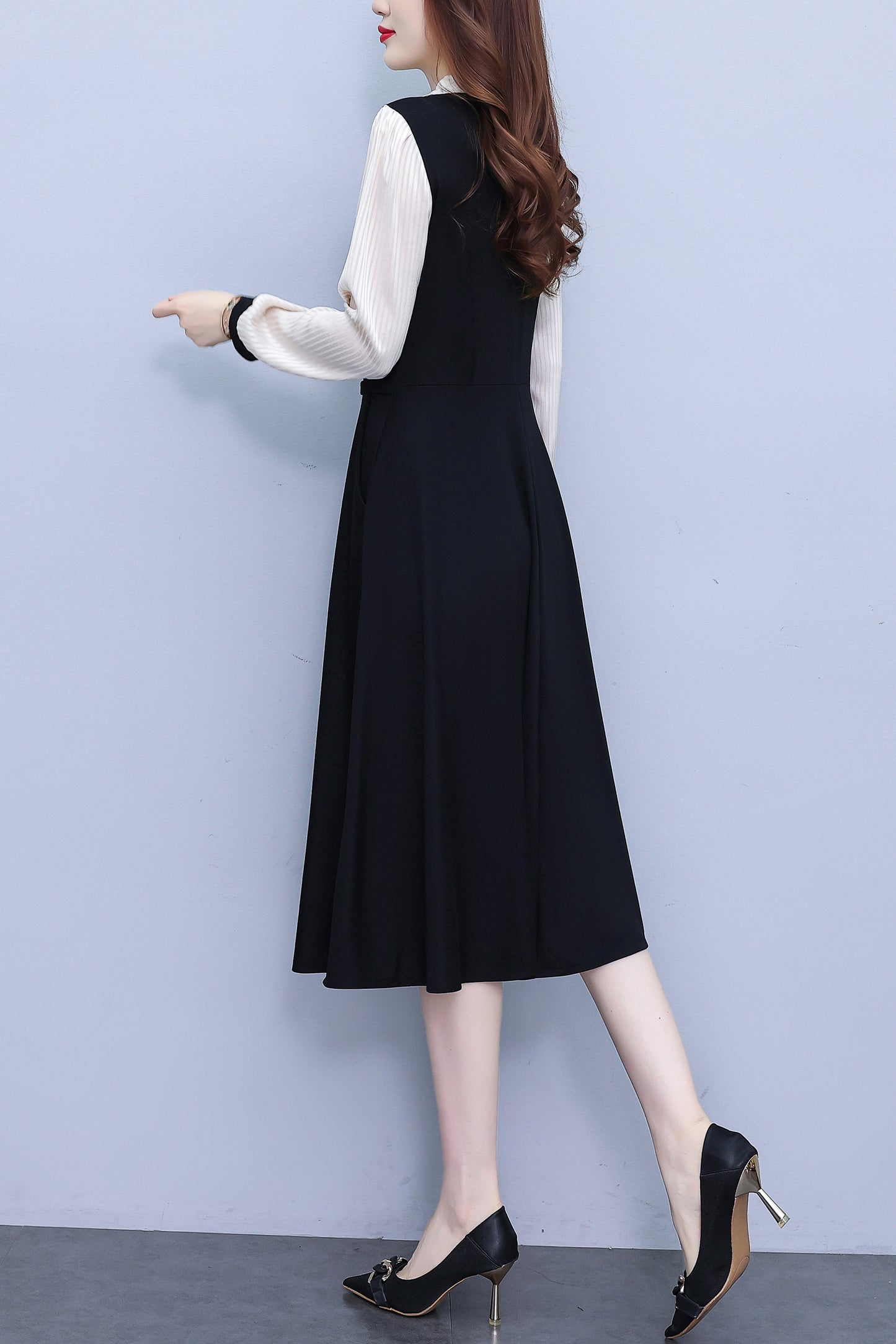 Women's V-Neck with Pockets Long Sleeve Black Dress