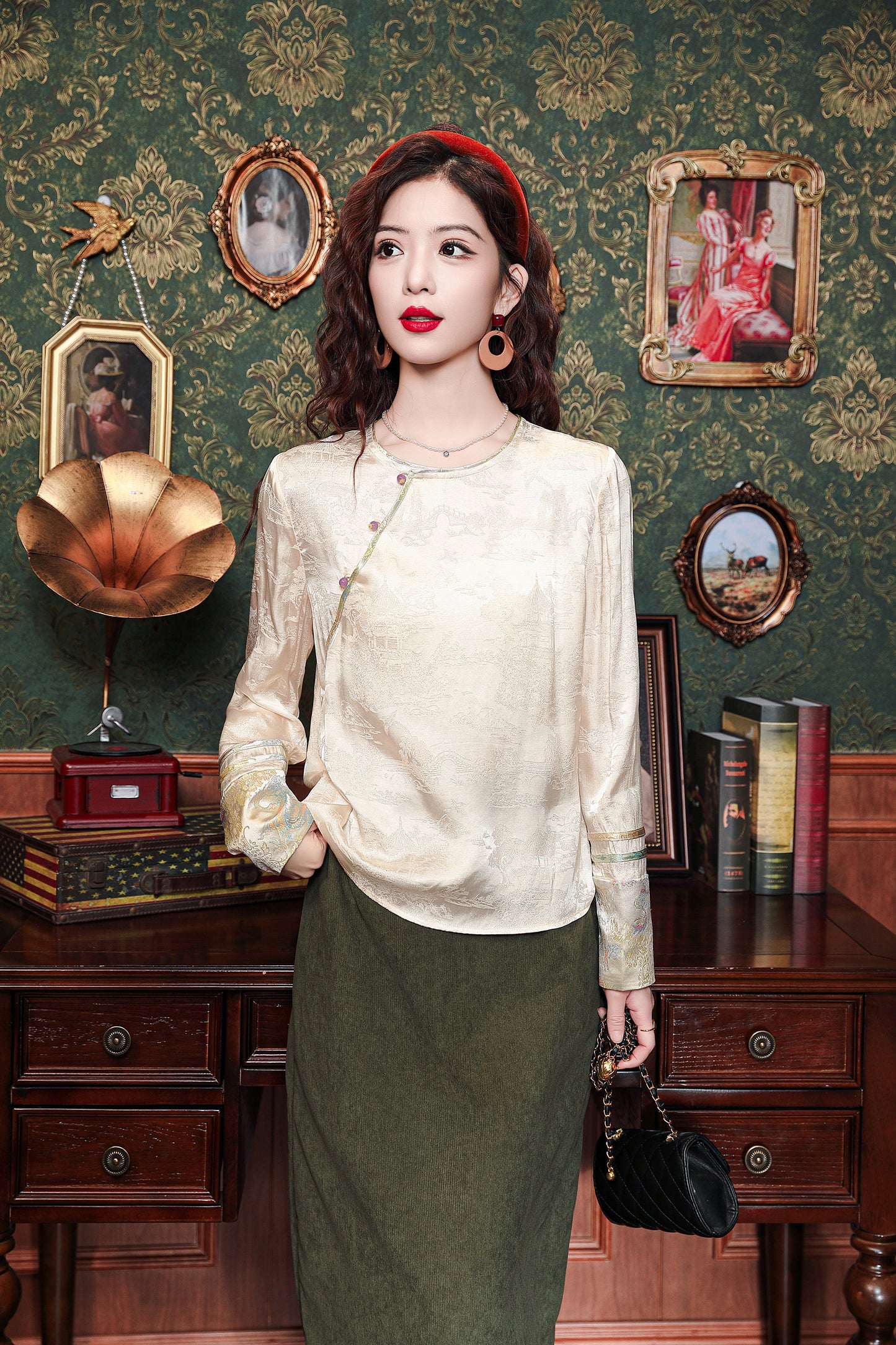 Women's Round Neck Jacquard Embroidery Blouses - LAI MENG FIVE CATS