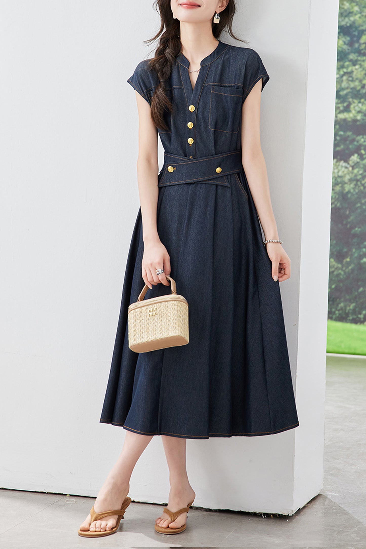 Casual Elegance V-Neck Denim Midi Dress with Pockets