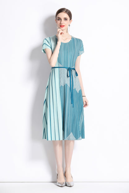 Blue Batwing Sleeve Elasticity Pleated Dress with Belt