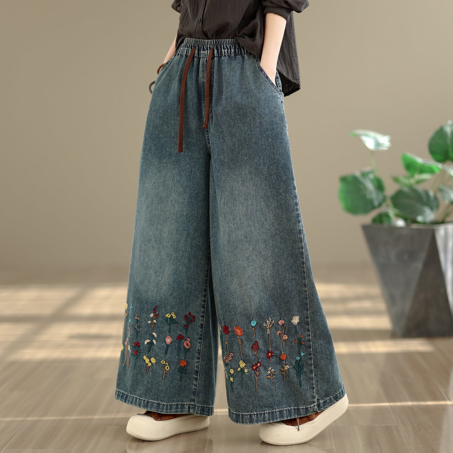 26-Women's Baggy Jeans Embroidery Wide Leg Denim