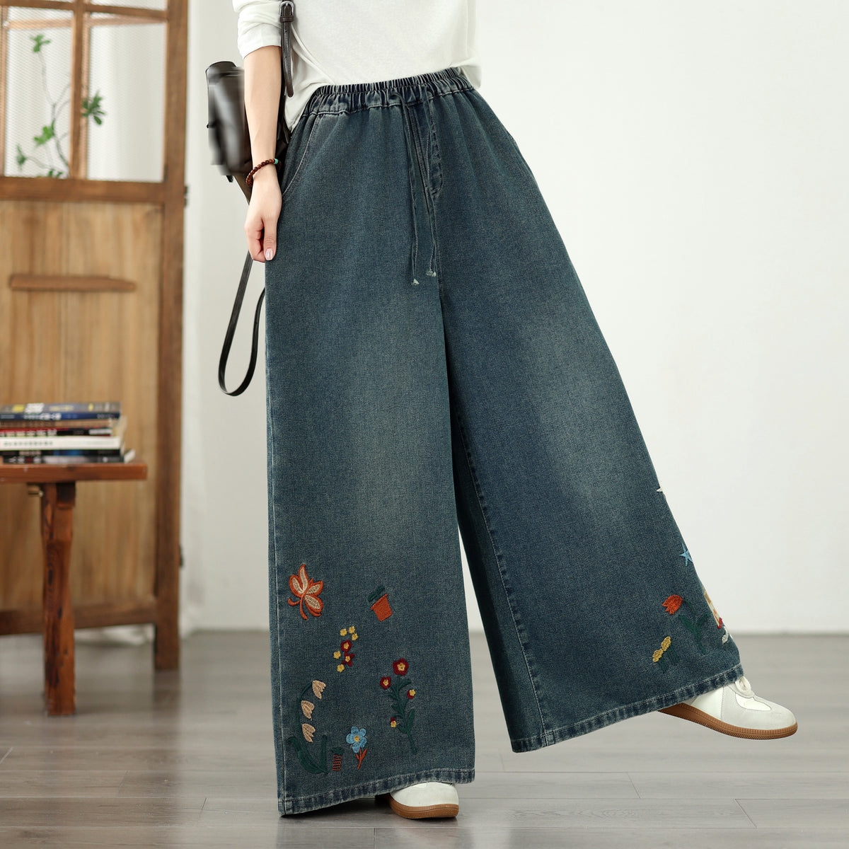 Vintage Embroidered Wide-Leg Jeans with Elastic Waist