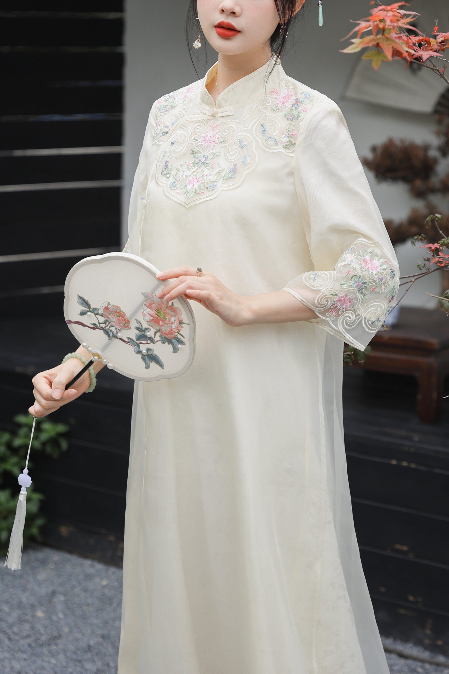 Women's White Embroidered Floral Midi Dress