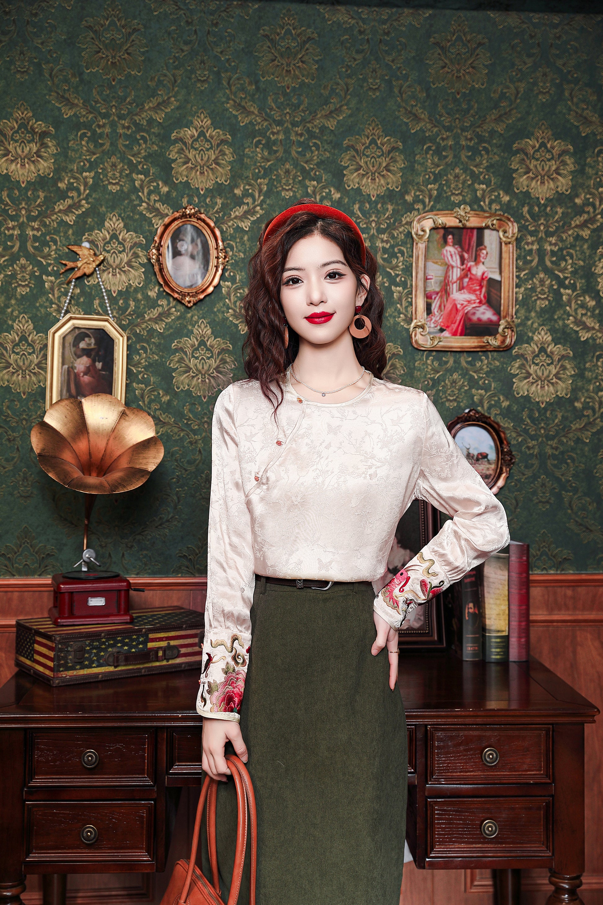 Women's Round Neck Jacquard Embroidery Blouses - LAI MENG FIVE CATS
