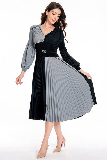 Women's Puff Sleeves V-Neck Solid Color Pleated Dress