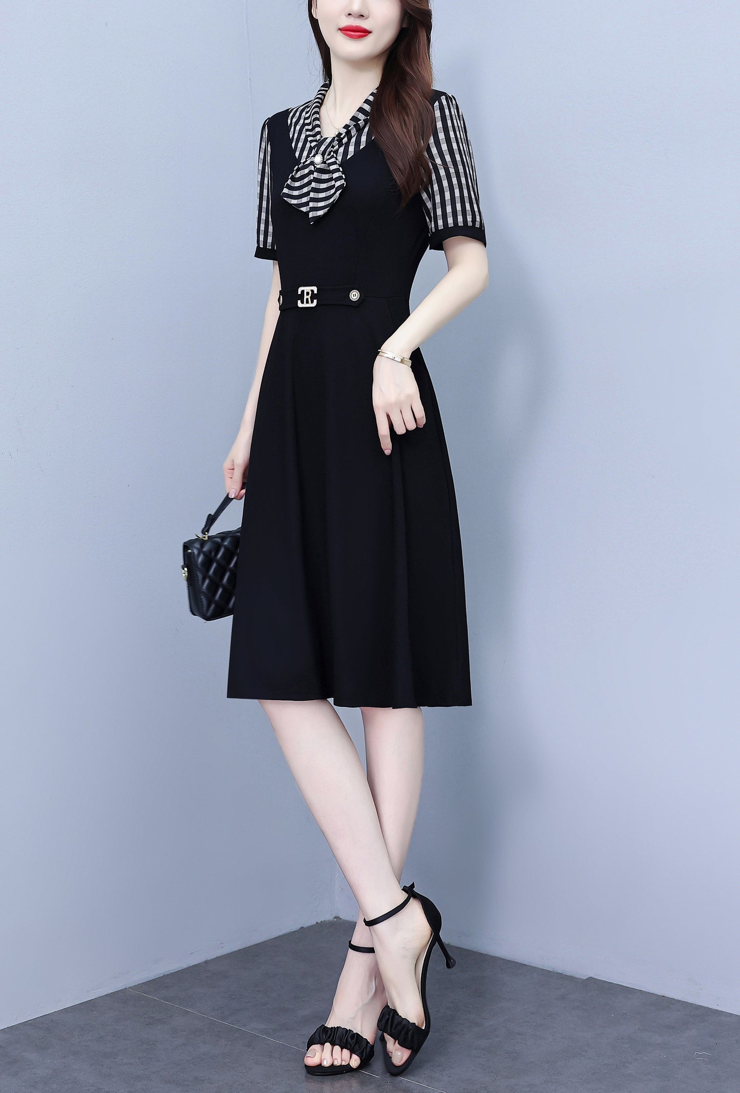 Women's Tie V-Neck Short Sleeve Pocket Midi Dress