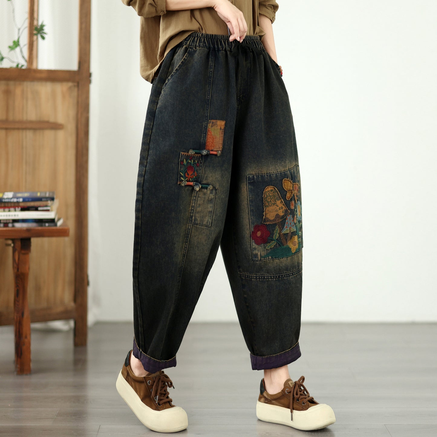 Retro Patchwork Embroidered Denim Jeans – Loose Fit & Elastic Waist.
