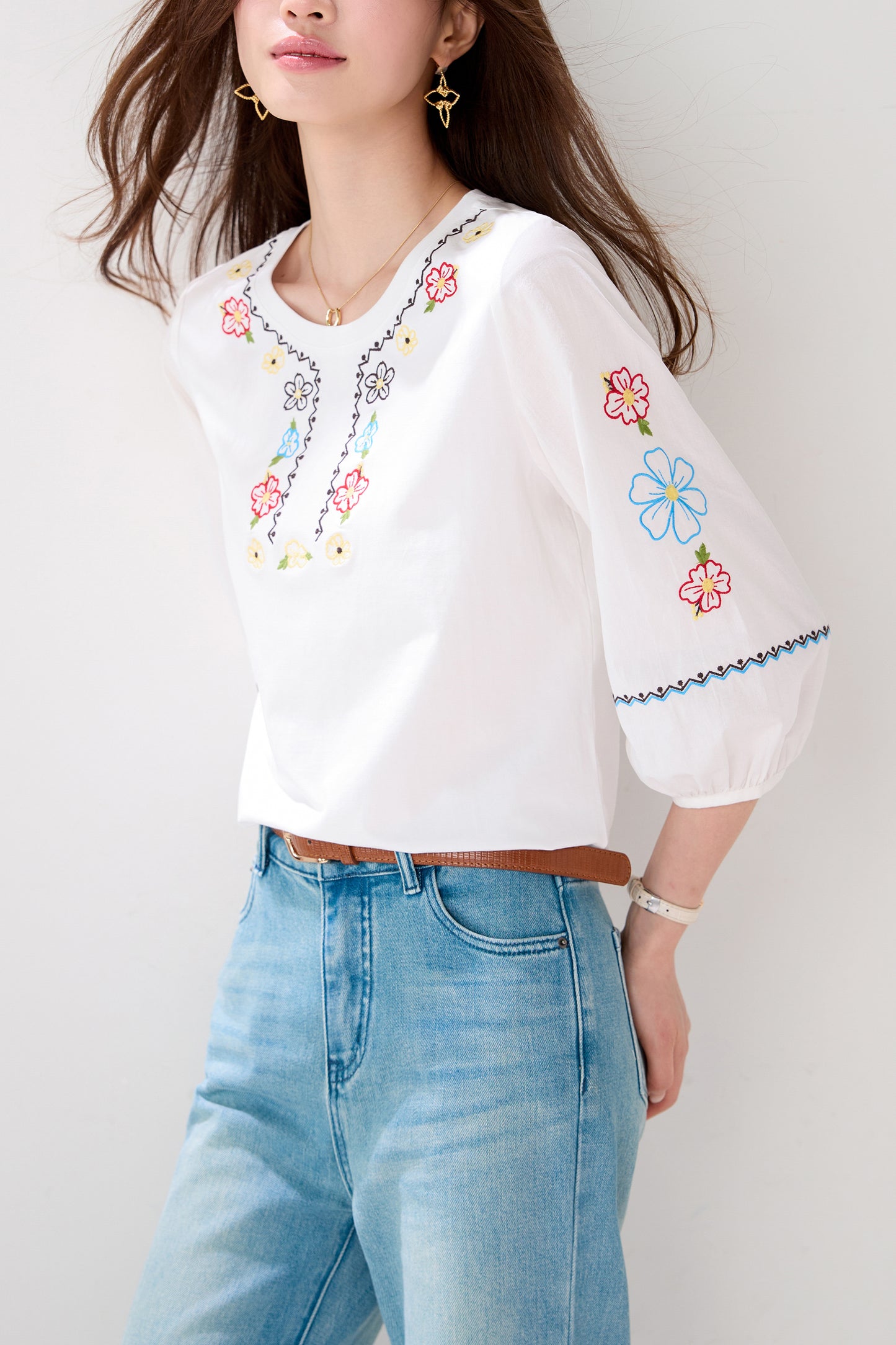 Lightweight Chic Floral Embroidered 3/4 Sleeve Summer Blouse
