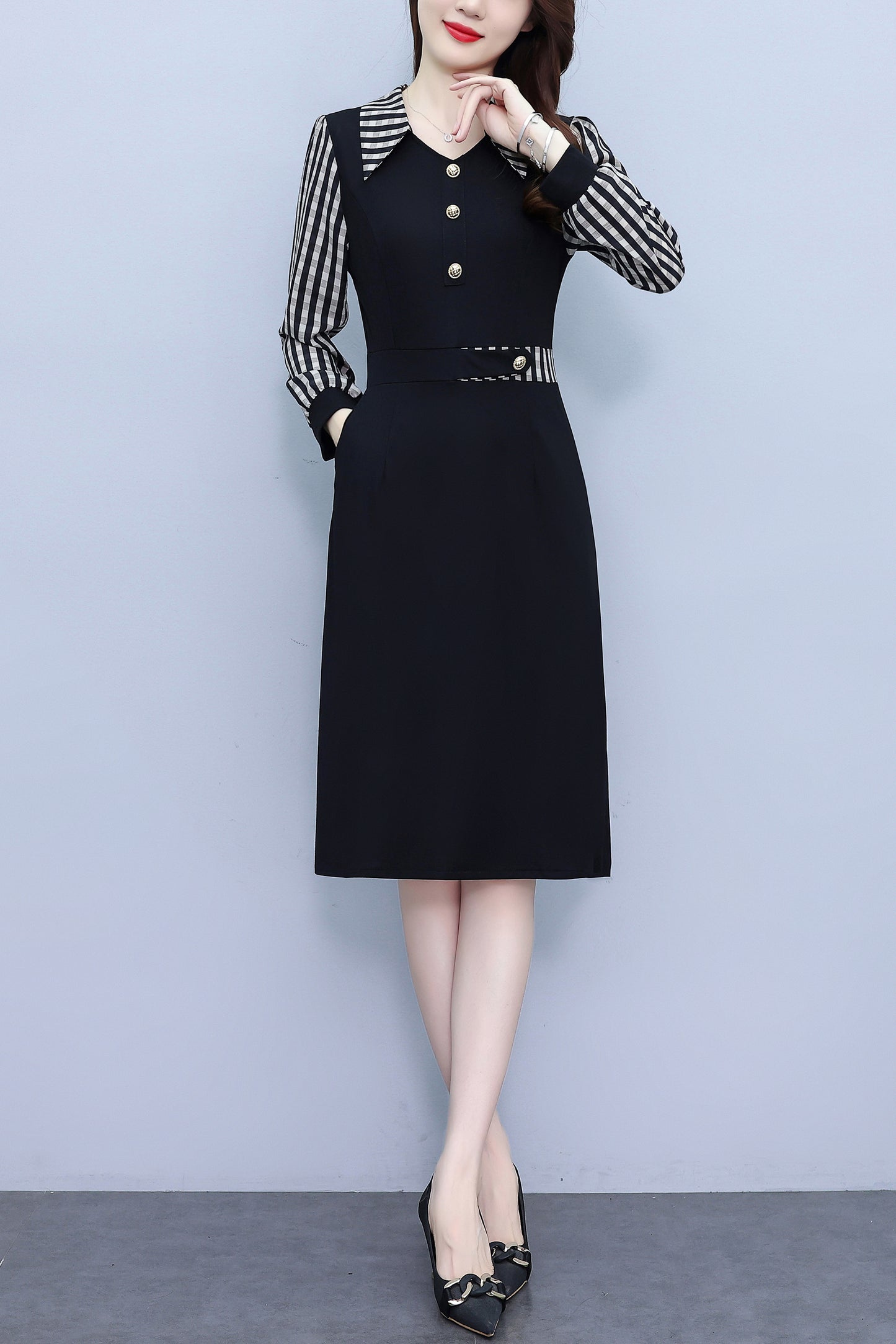 Women's V-Neck with Pockets Long Sleeve Black Dress