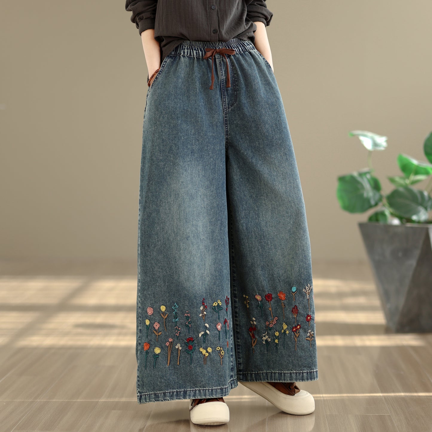 26-Women's Baggy Jeans Embroidery Wide Leg Denim