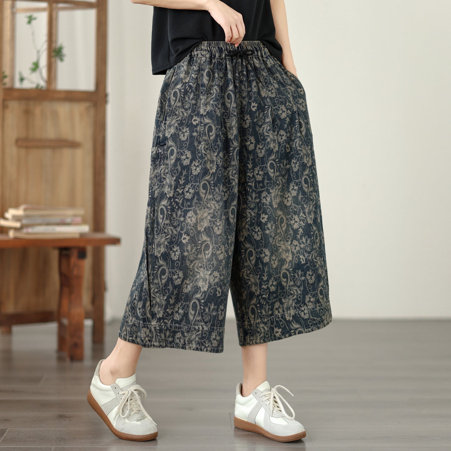 Paisley Print Cropped Wide Leg Denim Pants