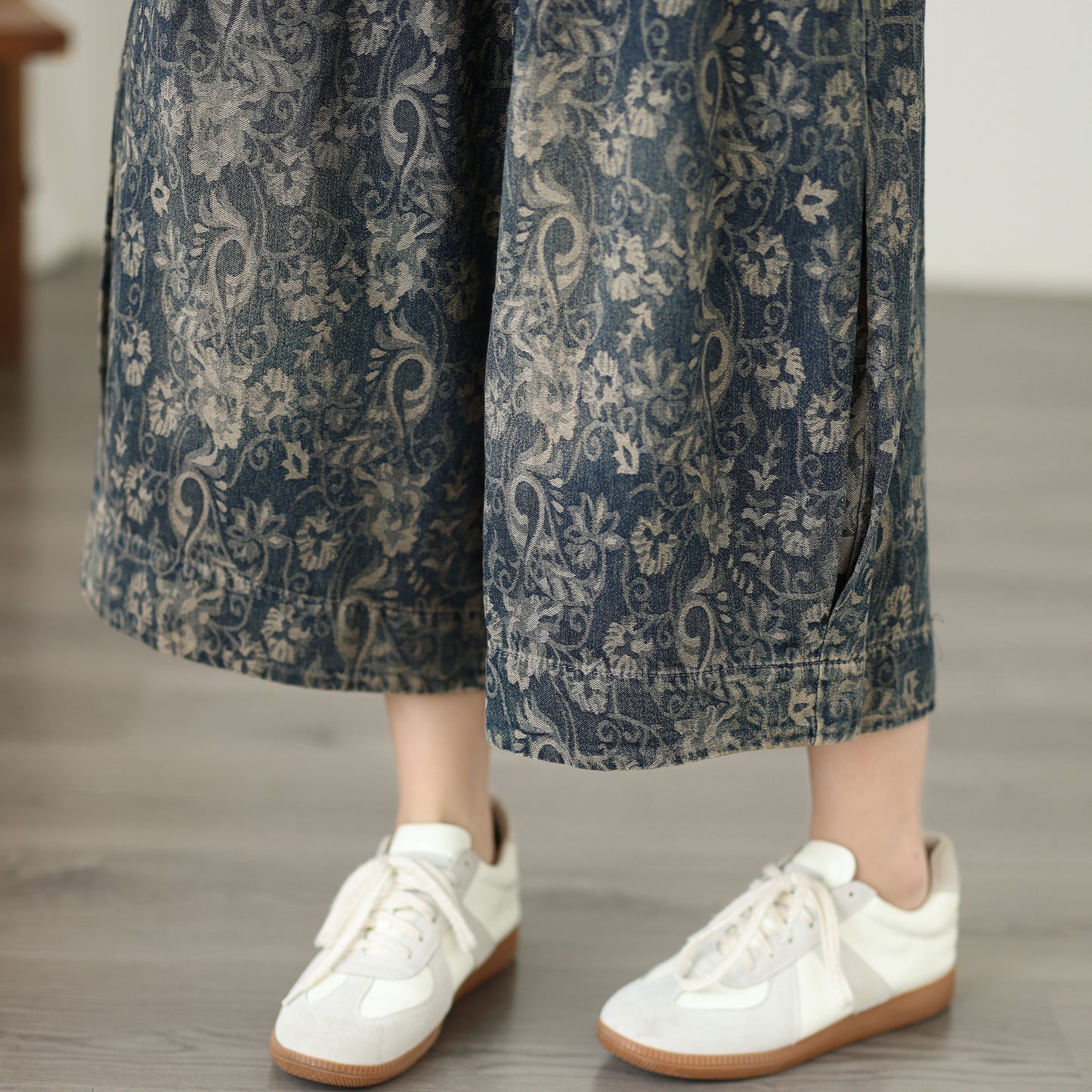 Paisley Print Cropped Wide Leg Denim Pants