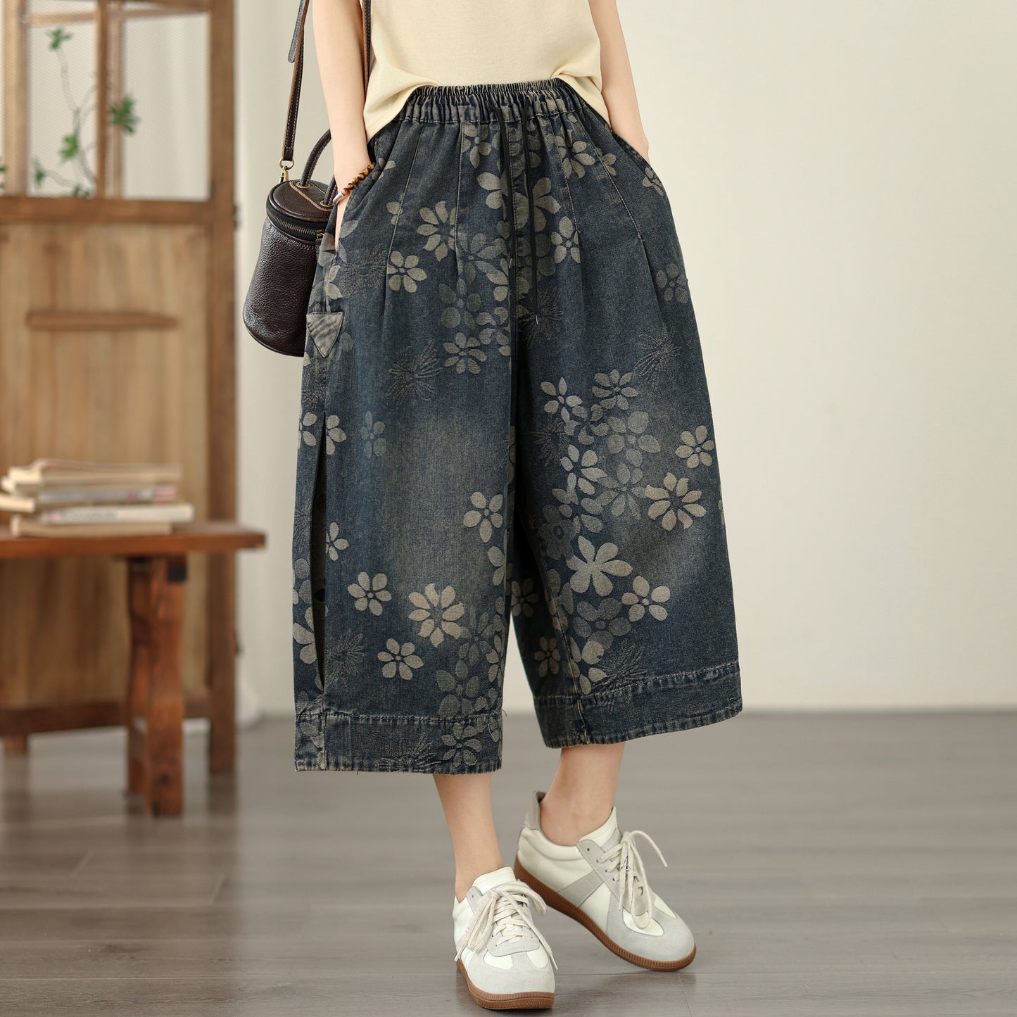 Floral Print Cropped Wide Leg Denim Pant