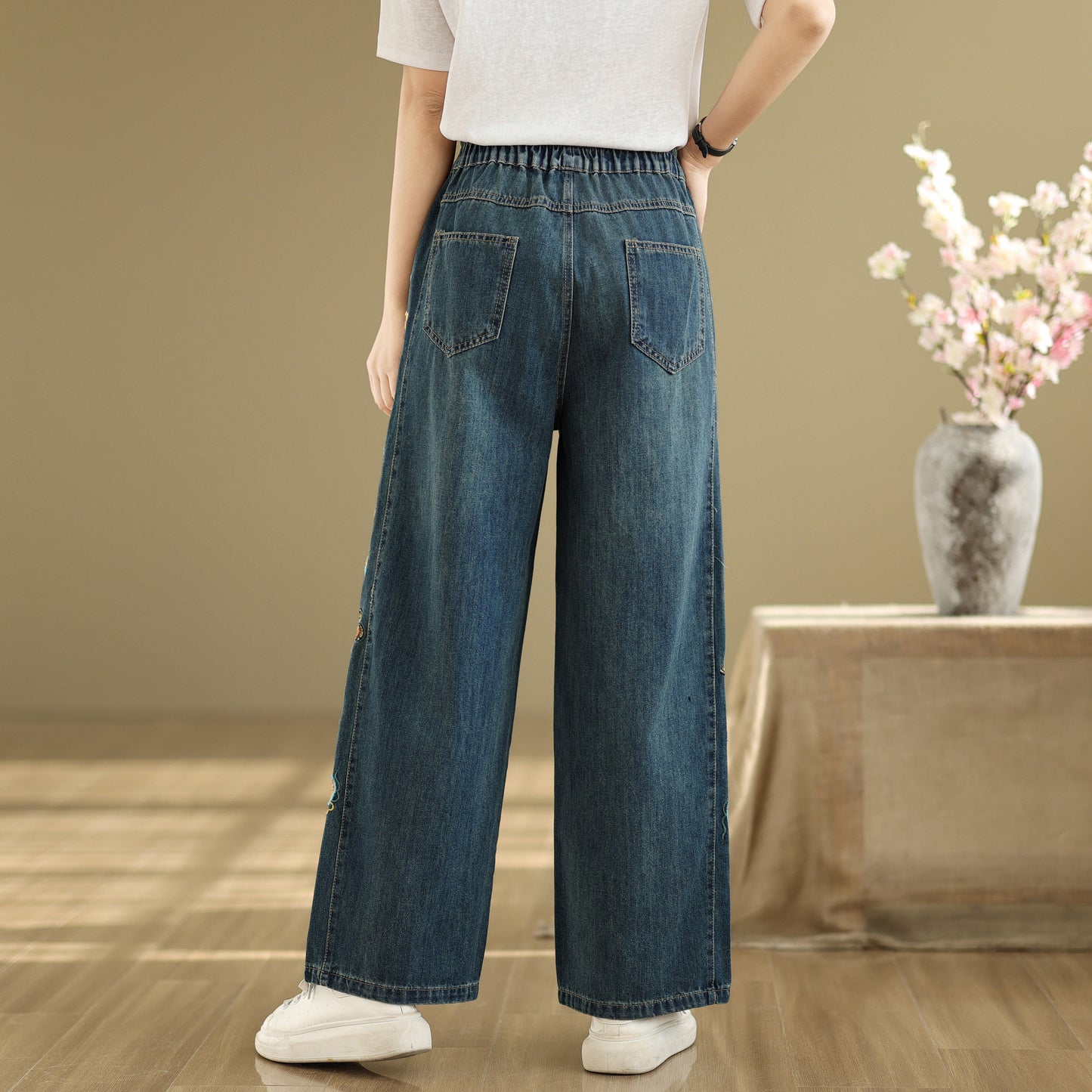 Women's Elastic Waist Embroidery Jeans Pants