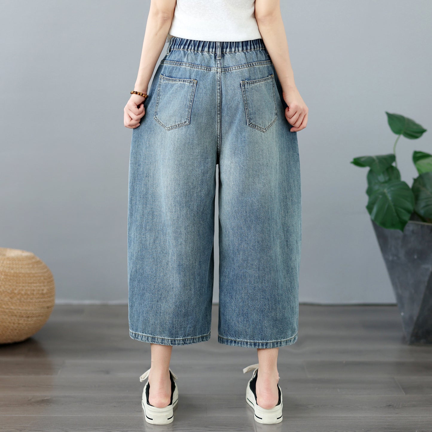 Lightweight Distressed Cropped Wide Leg Jeans