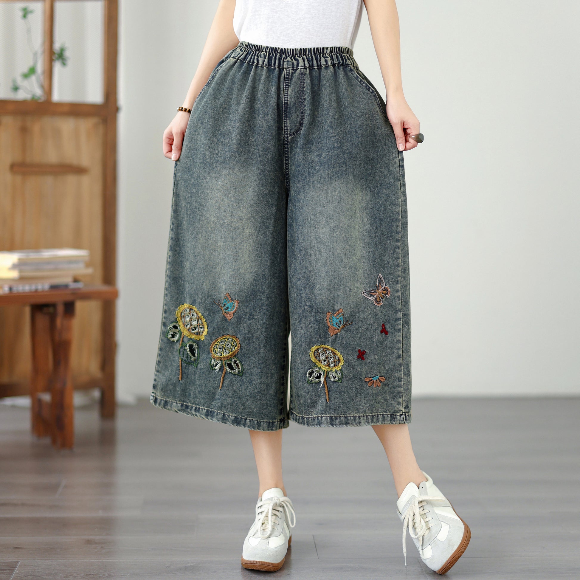 Toronto Distillery Festival Cropped Embroidered Jeans Outfit - LAI MENG FIVE CATS