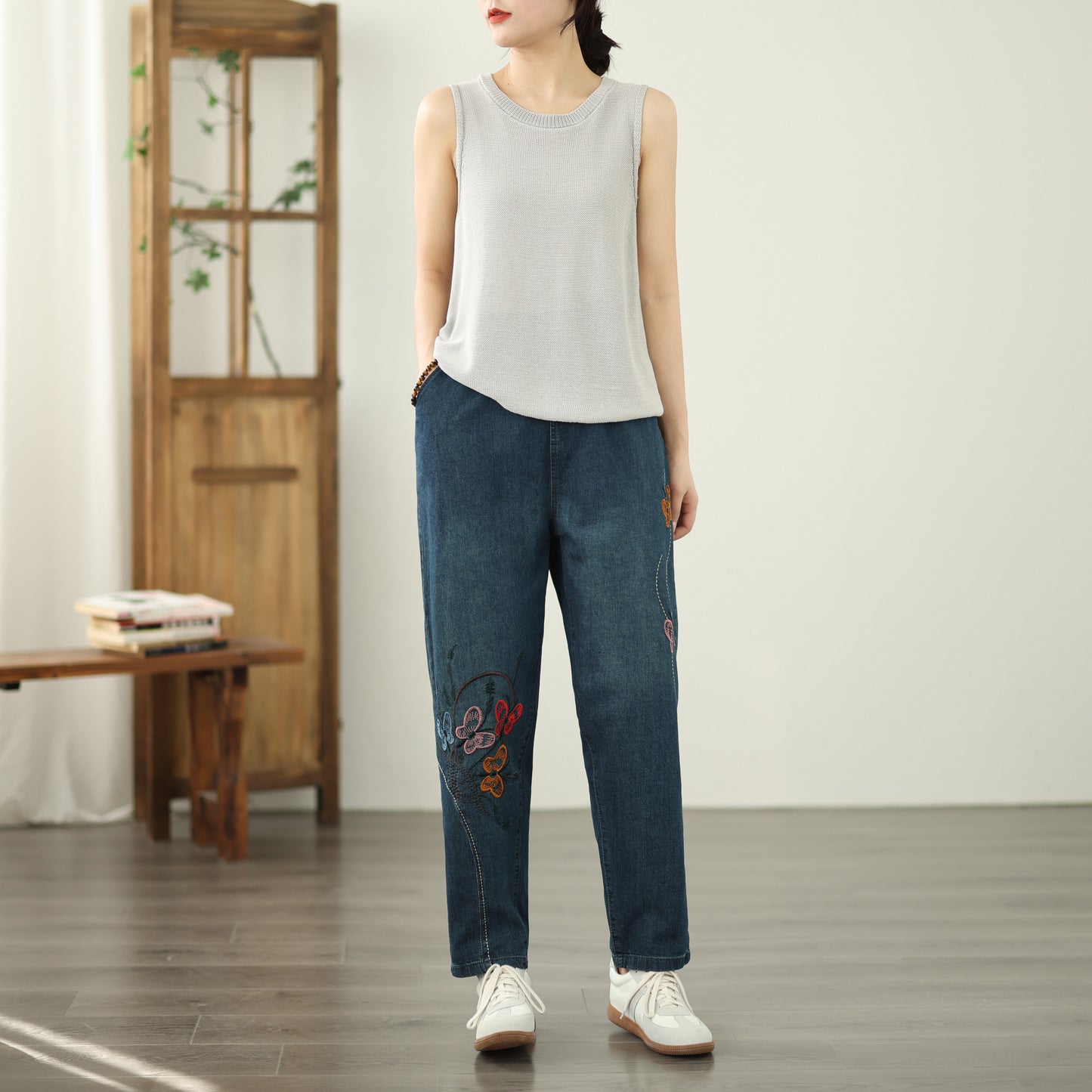 Women's Elastic Waist Embroidery Denim Jeans Pants