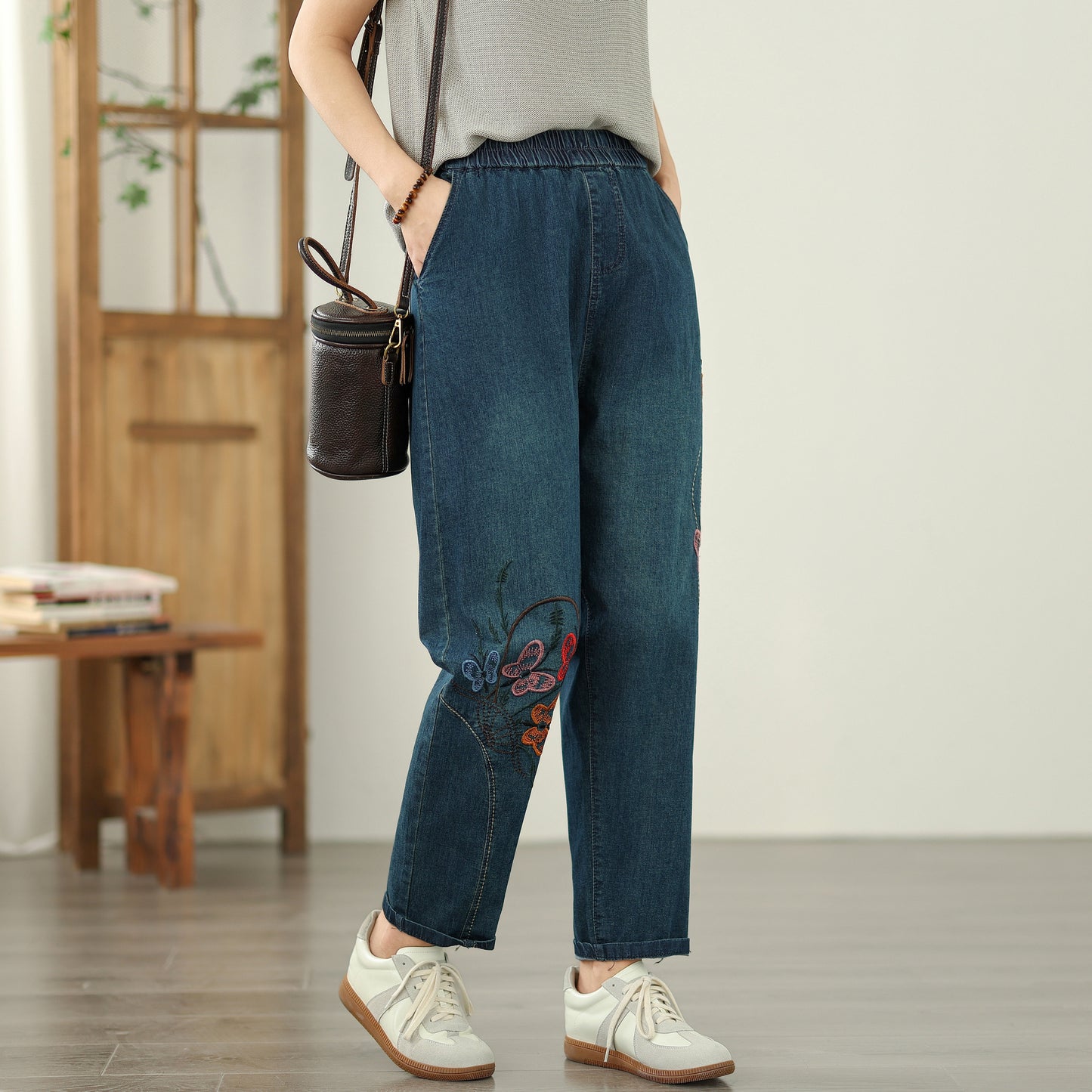 Women's Elastic Waist Embroidery Denim Jeans Pants