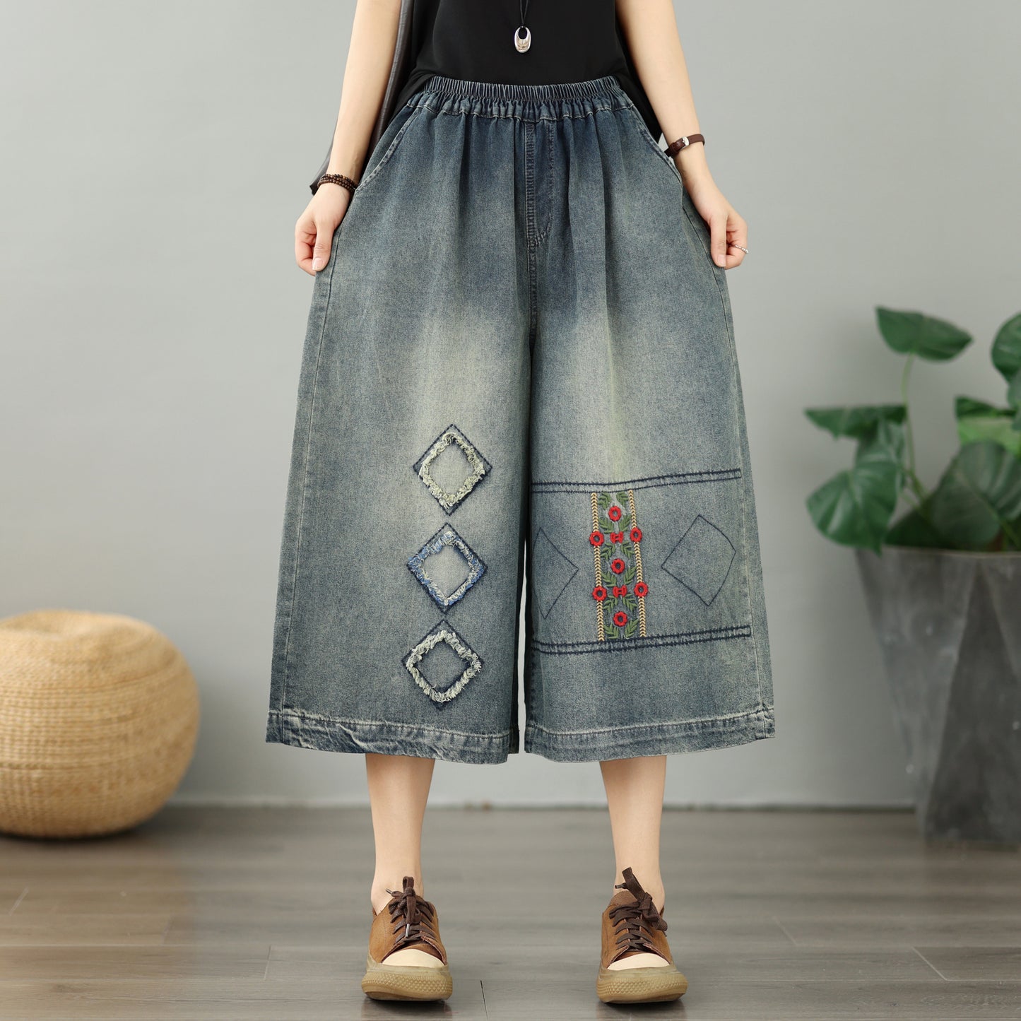 Women's Embroidery Wide-Leg Cropped Denim Pants - LAI MENG FIVE CATS