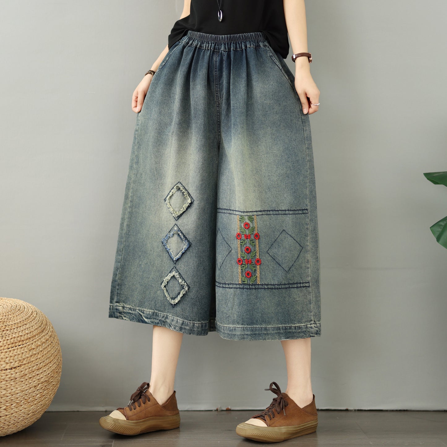 Embroidered Cropped Wide-Leg Jeans – Toronto Rooftop Chic - LAI MENG FIVE CATS