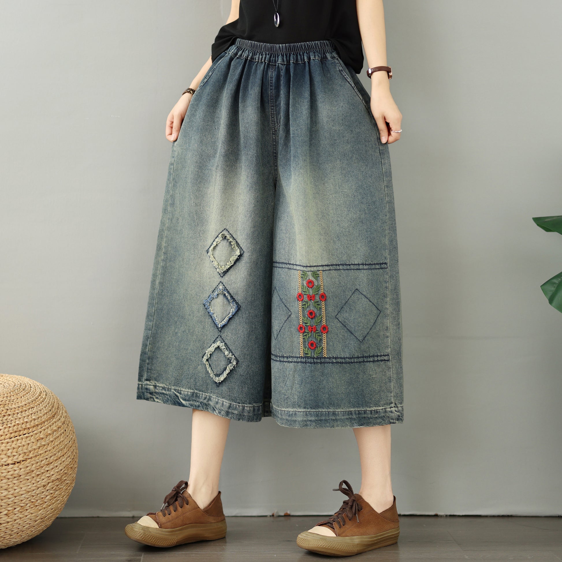 Embroidered Cropped Wide-Leg Jeans – Toronto Rooftop Chic - LAI MENG FIVE CATS