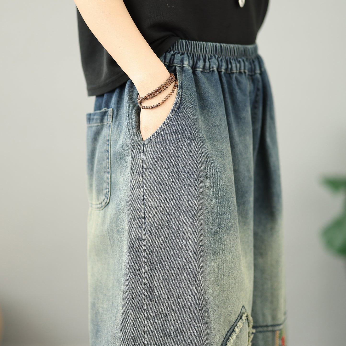 Women's Embroidery Wide-Leg Cropped Denim Pants - LAI MENG FIVE CATS