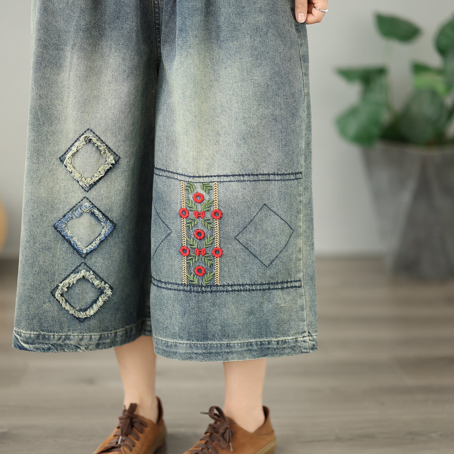 Women's Embroidery Wide-Leg Cropped Denim Pants - LAI MENG FIVE CATS
