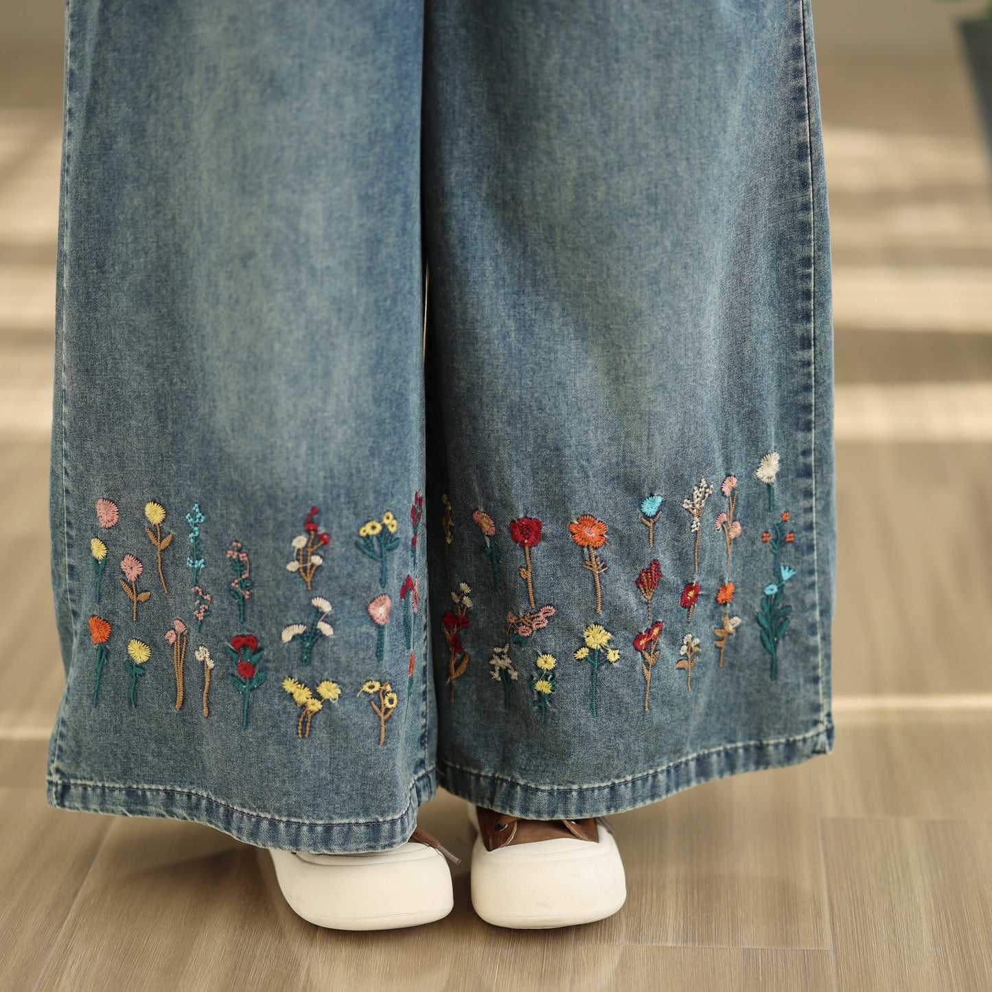 26-Women's Baggy Jeans Embroidery Wide Leg Denim