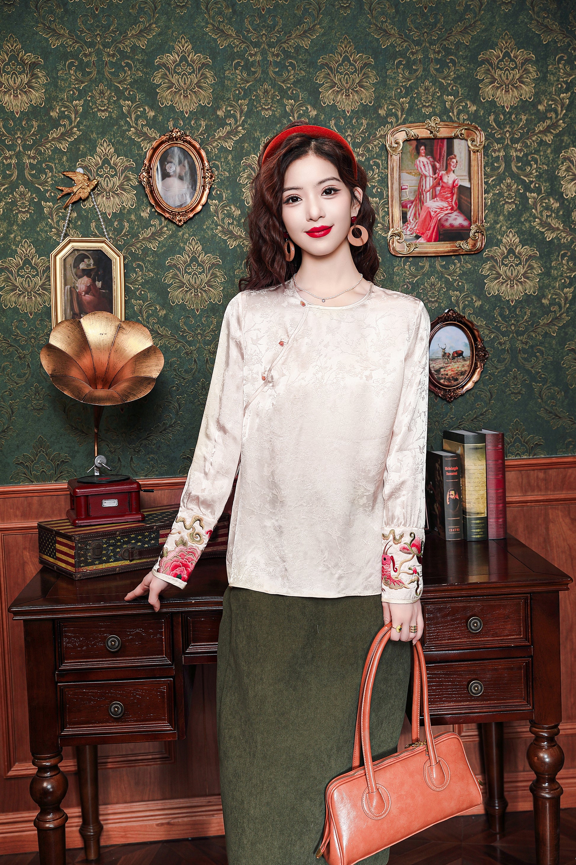 Women's Round Neck Jacquard Embroidery Blouses - LAI MENG FIVE CATS