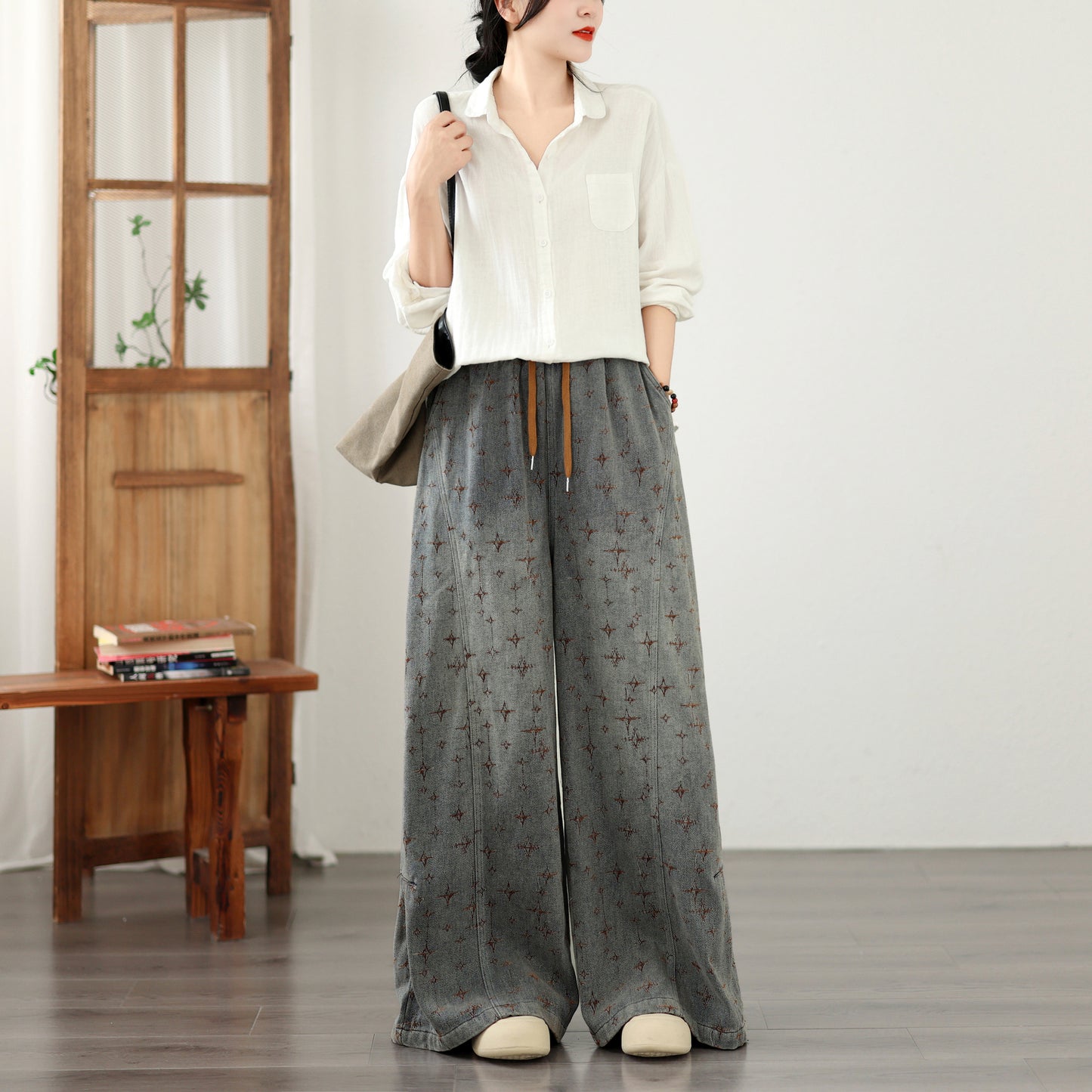 Effortless Chic: Star Pattern Wide-Leg Baggy Jeans
