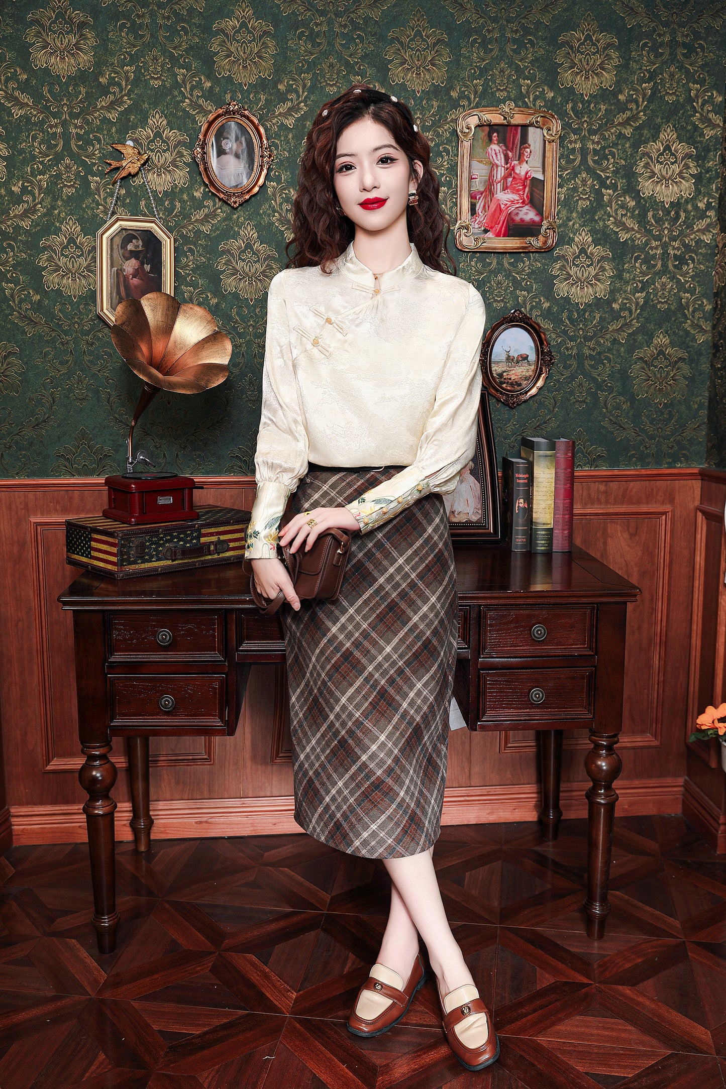Women's Embroidery Elegant Jacquard Blouses - LAI MENG FIVE CATS