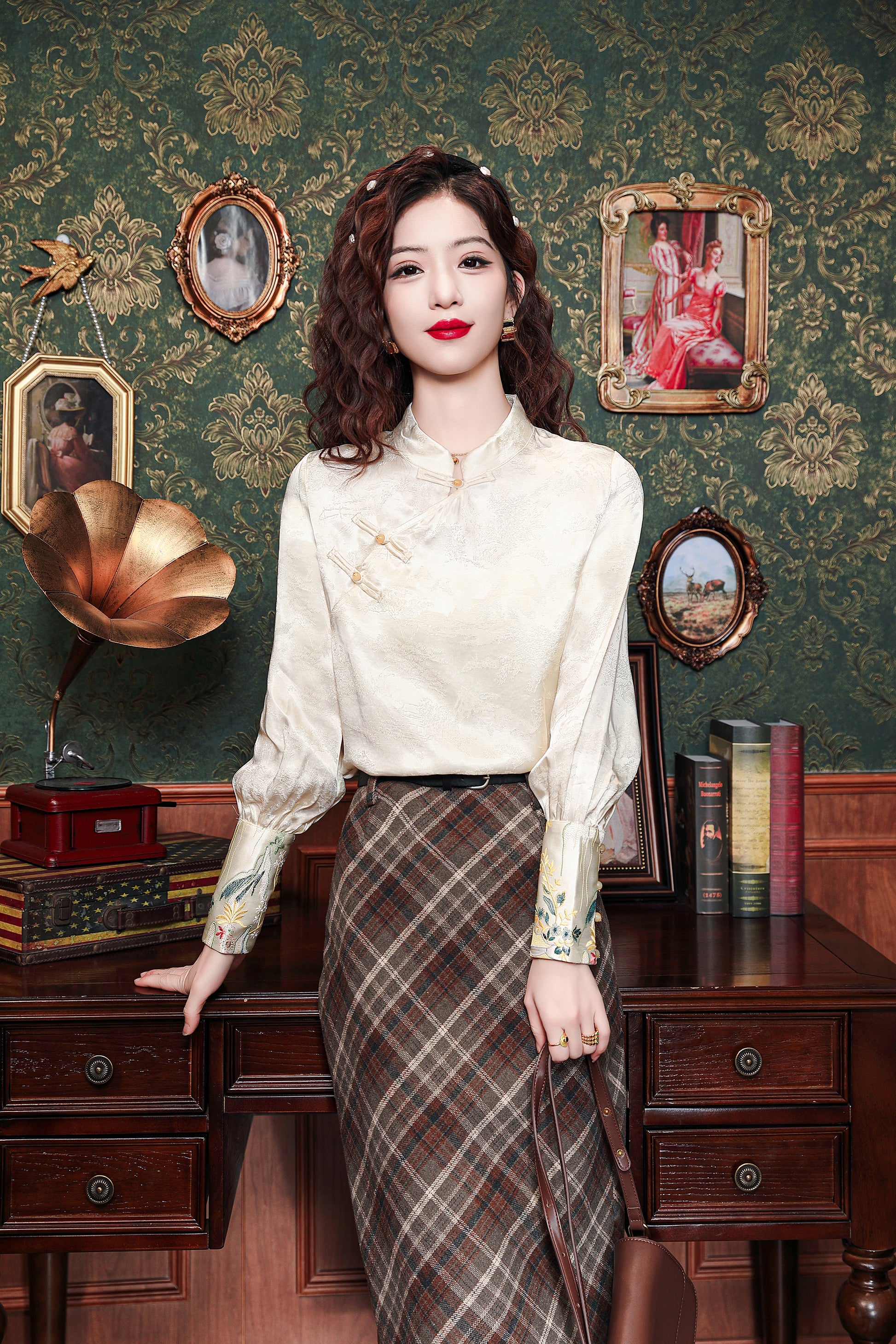 Women's Embroidery Elegant Jacquard Blouses - LAI MENG FIVE CATS