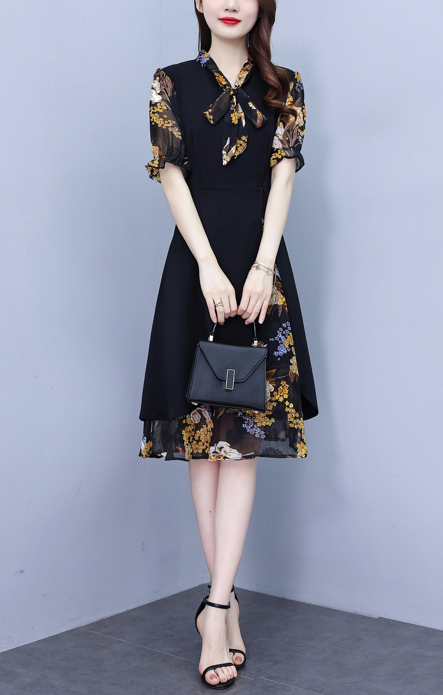 Women's Tie V-Neck Short Sleeve A-line Midi Dress