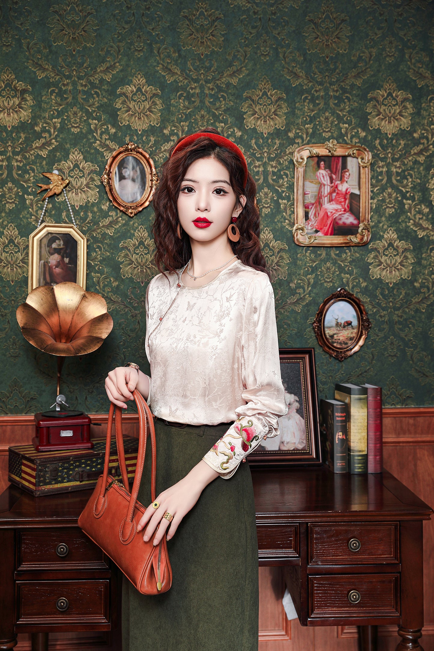 Women's Round Neck Jacquard Embroidery Blouses - LAI MENG FIVE CATS