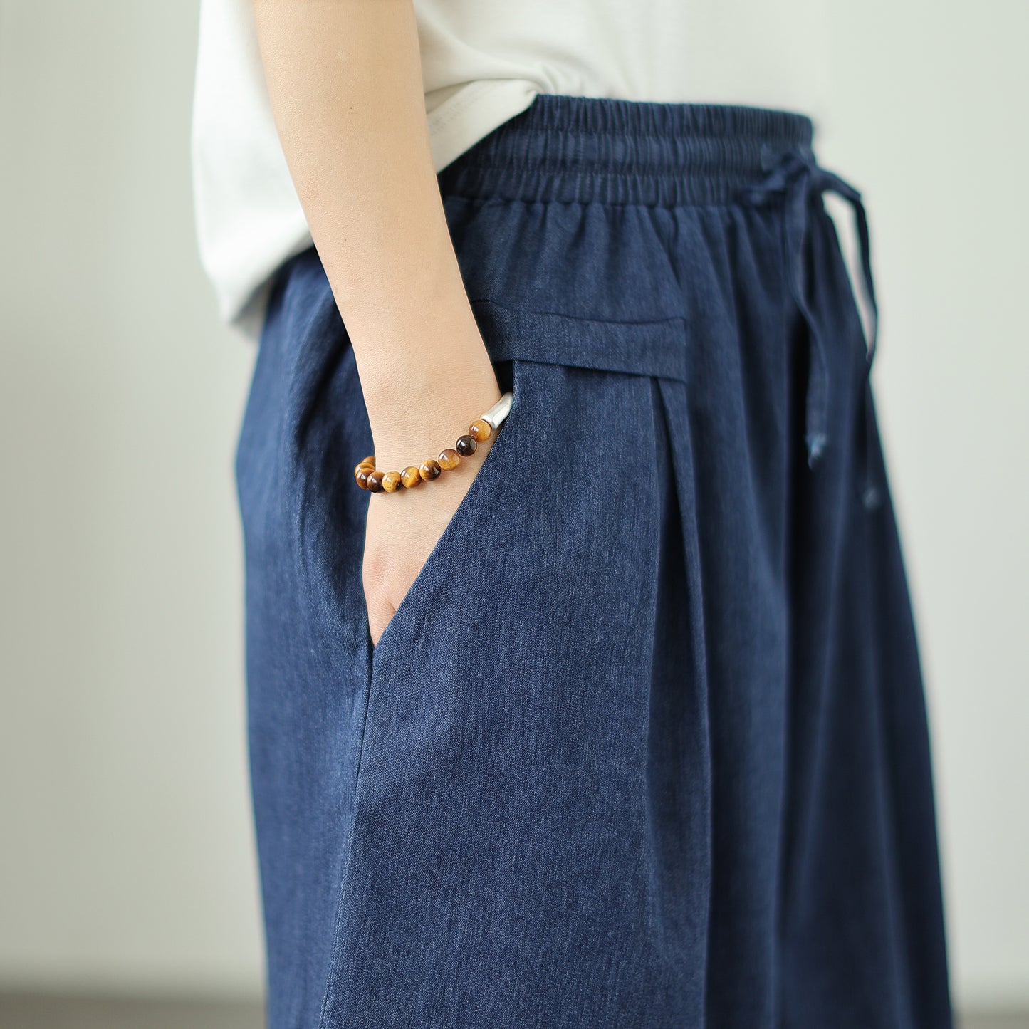 Women's Loose Jeans Elastic Waist Short Pants