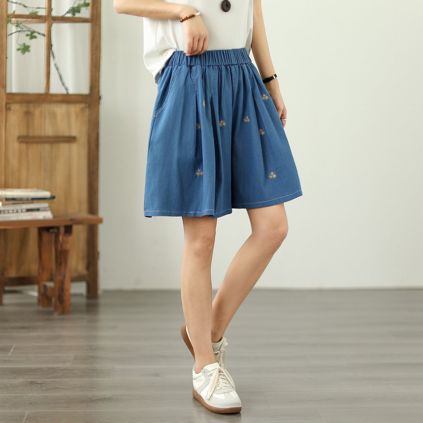 Women's Loose Jeans Elastic Waist Short Pants