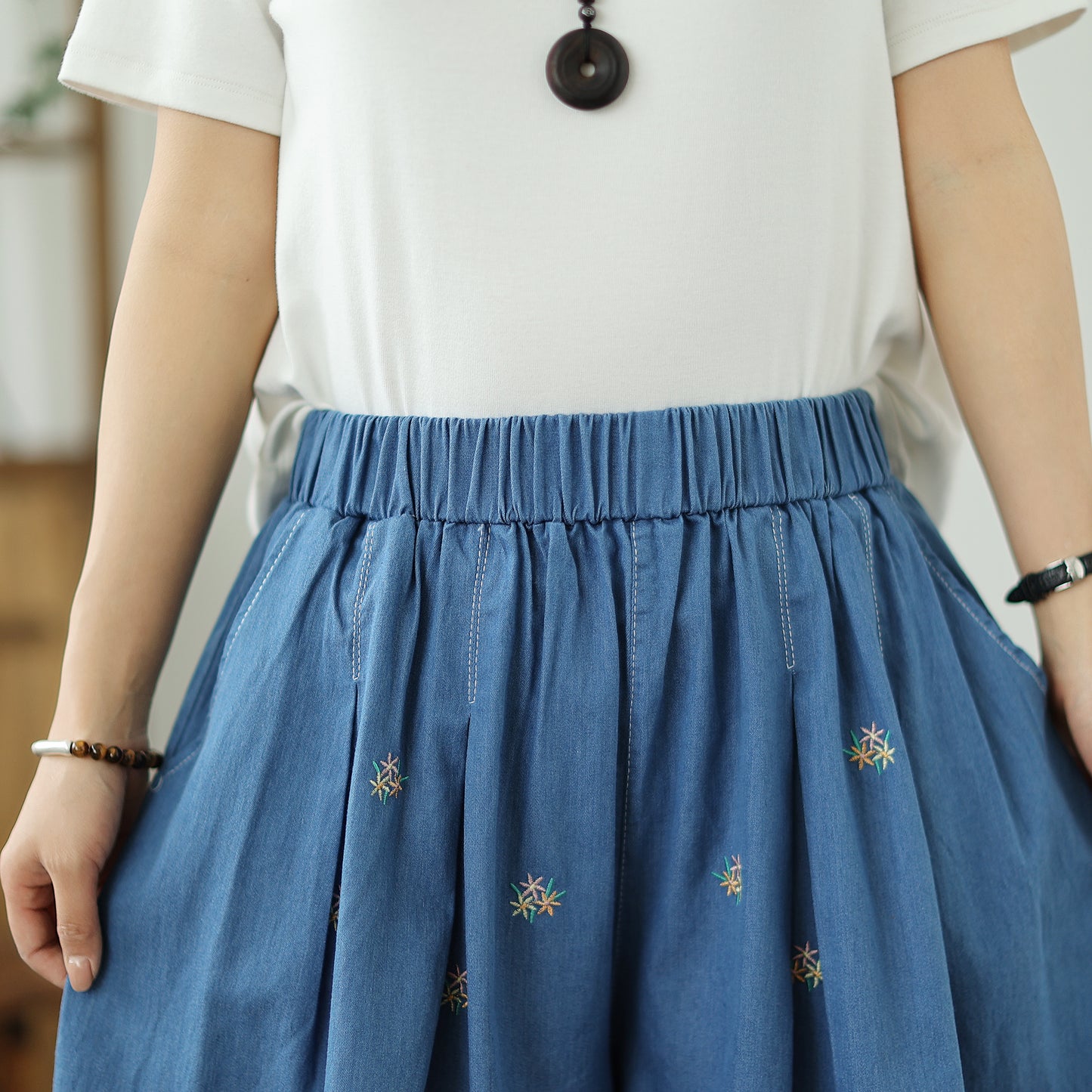 Women's Loose Jeans Elastic Waist Short Pants