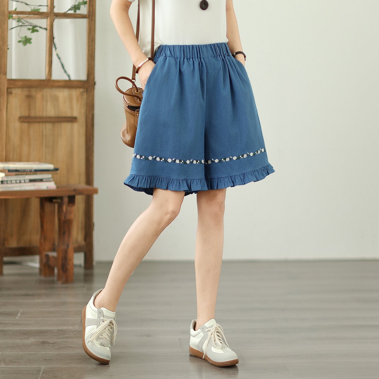 Women's Loose Jeans Elastic Waist Short Pants