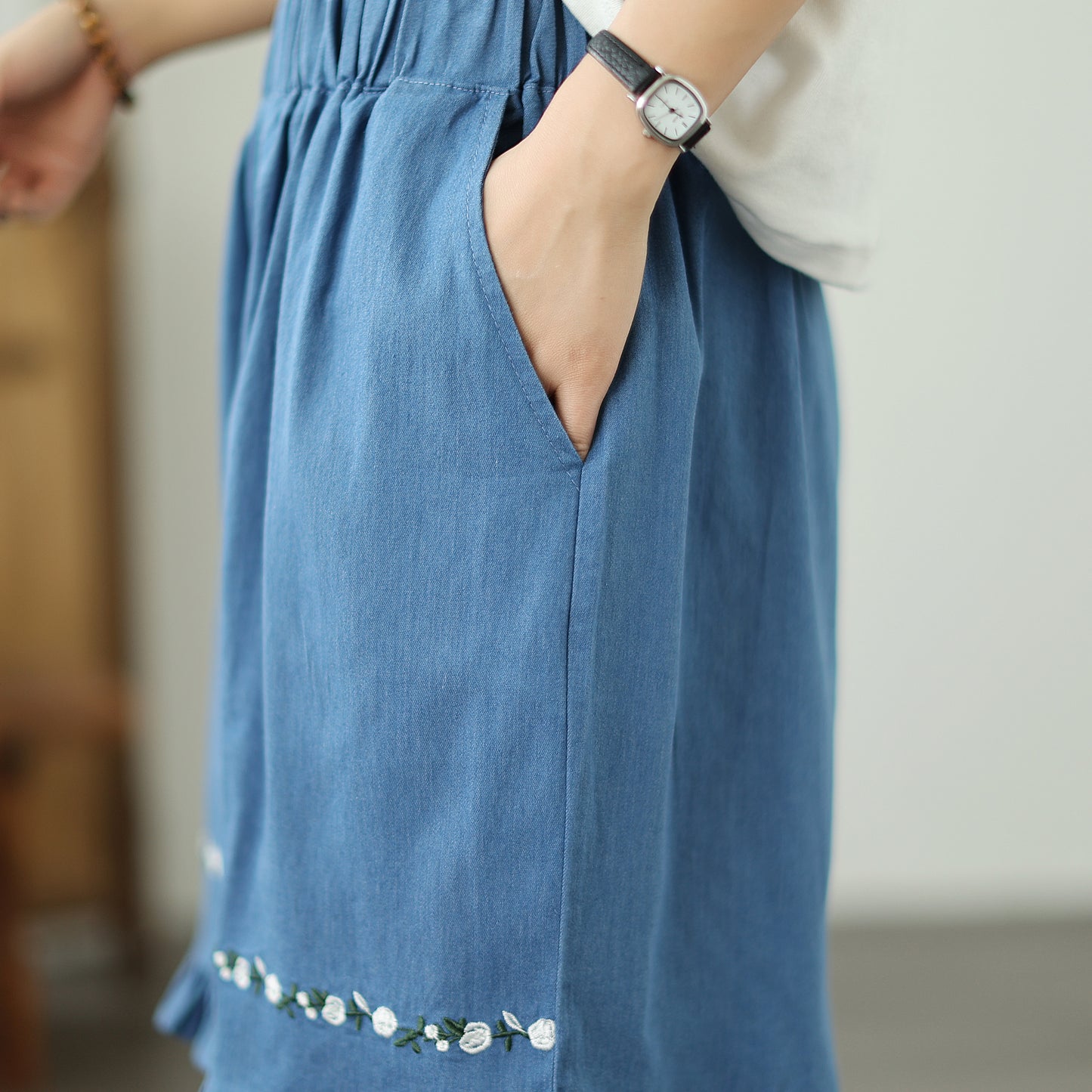Women's Loose Jeans Elastic Waist Short Pants