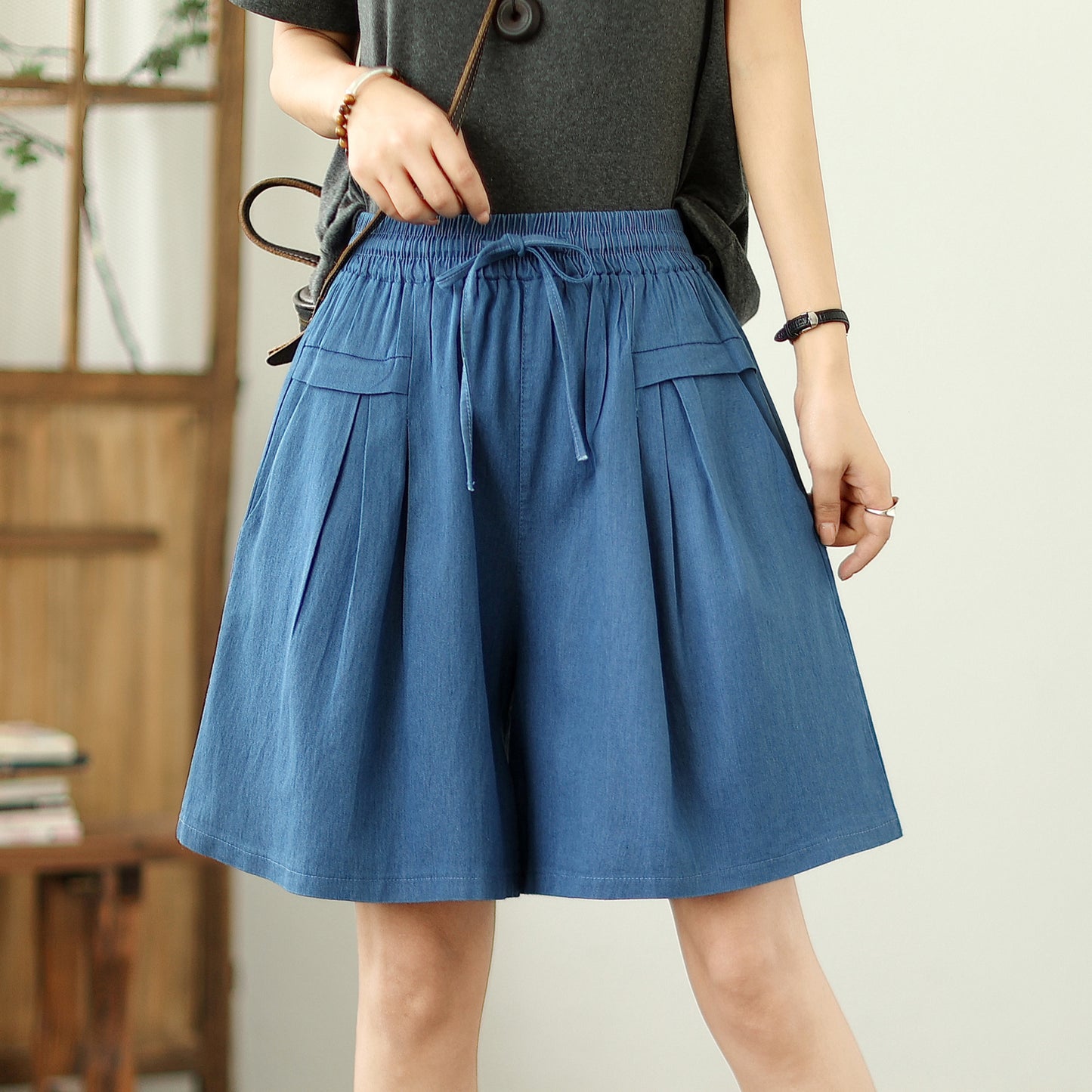 Women's Loose Jeans Elastic Waist Short Pants