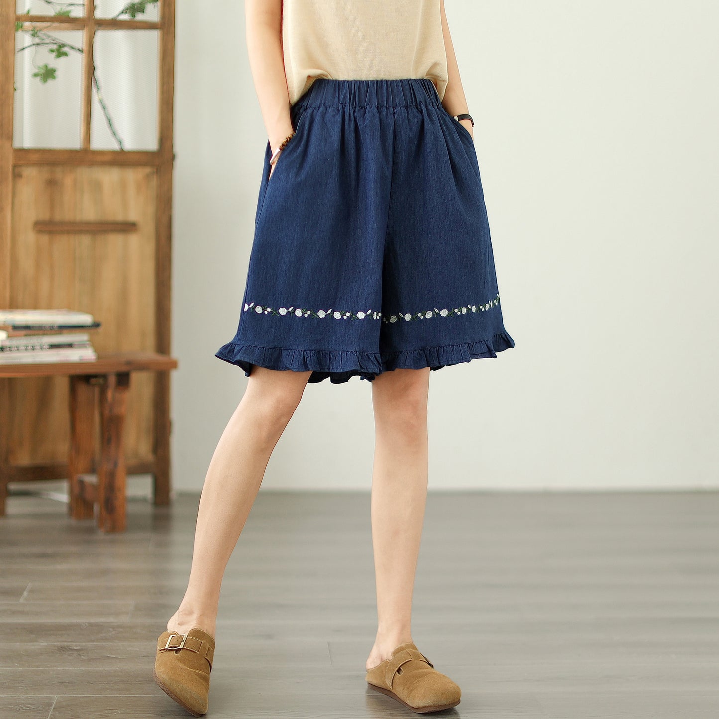 Women's Loose Jeans Elastic Waist Short Pants