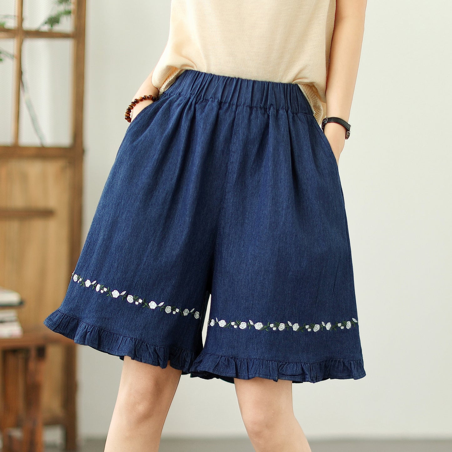 Women's Loose Jeans Elastic Waist Short Pants