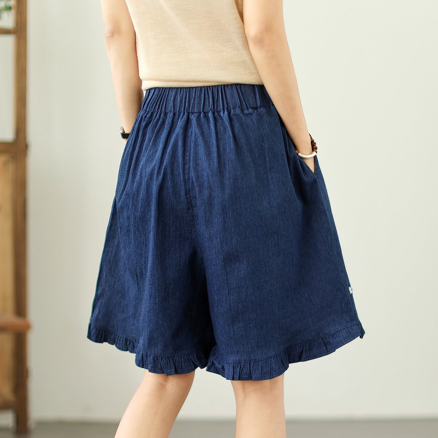 Women's Loose Jeans Elastic Waist Short Pants