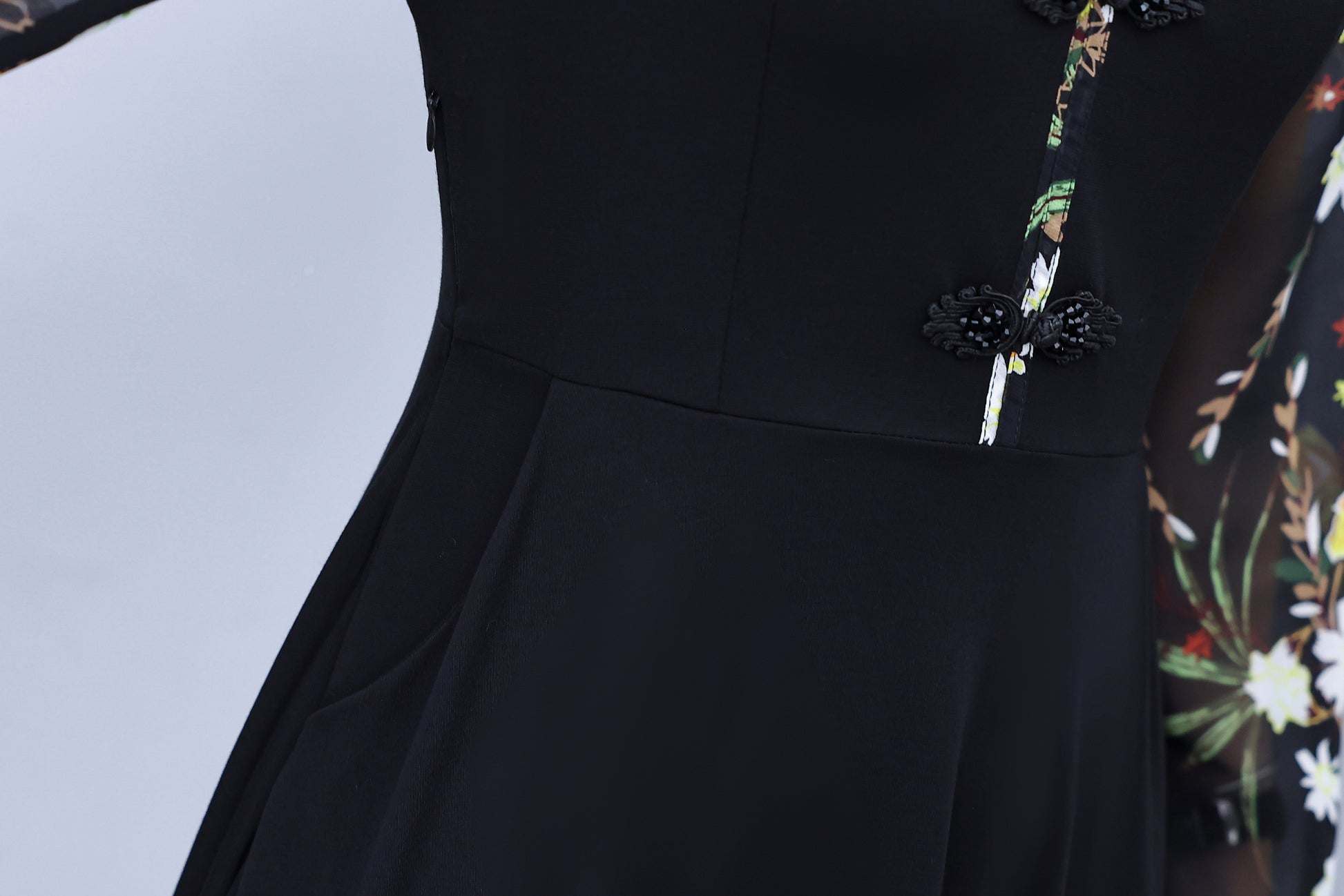 Women's V-Neck Long Sleeve with Pockets Black Dress - LAI MENG FIVE CATS